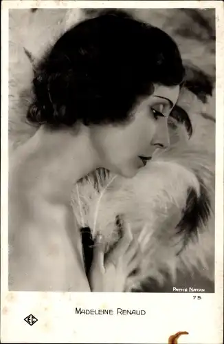 Ak Schauspielerin Madeleine Renaud, Portrait, Federn