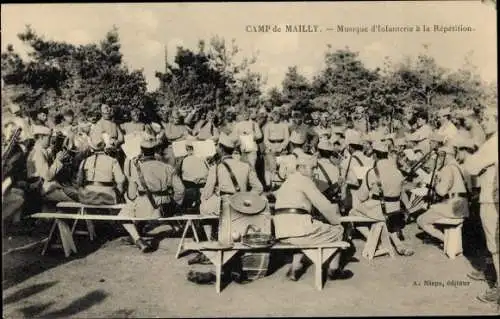 Ak Mailly le Camp Aube, Camp de Mailly, Marschkapelle der Infanterie bei der Probe