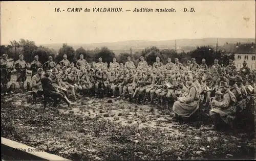 Ak Le Valdahon Doubs, Französische Soldaten, Militärorchester