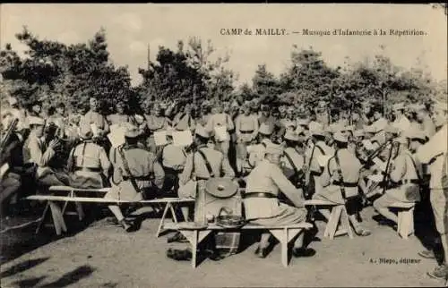 Ak Mailly le Camp Aube, Camp de Mailly, Marschkapelle der Infanterie bei der Probe