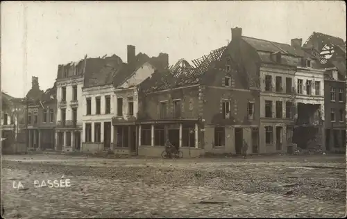Ak La Bassée Nord, bombardierte Häuser