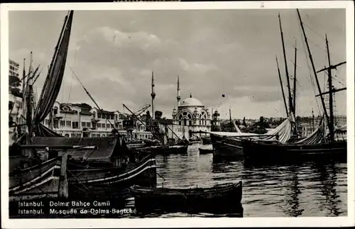 Ak Konstantinopel Istanbul Türkei, Mosquee de Dolma Bagtche, Moschee, Boote