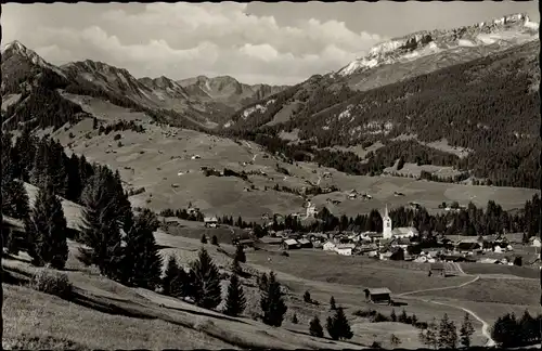 Ak Riezlern Mittelberg Vorarlberg, Gesamtansicht, Schwarzwasser, Hoher Ifen