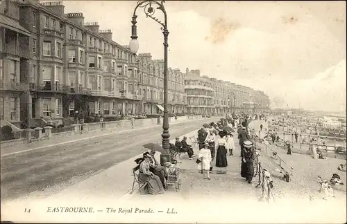 Ak Eastbourne East Sussex England, königliche Parade