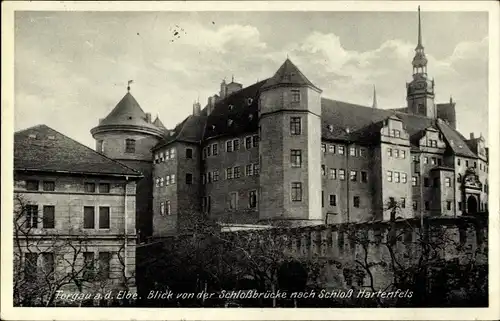 Ak Torgau an der Elbe, Schloss Hartenfels, Blick von der Schlossbrücke