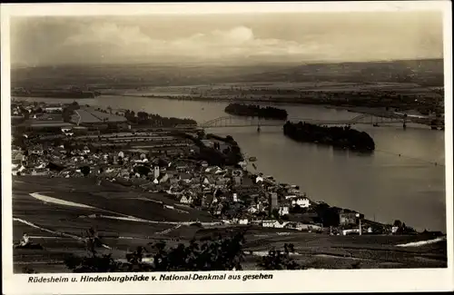 Ak Rüdesheim am Rhein, Panorama vom Nationaldenkmal gesehen, Hindenburgbrücke