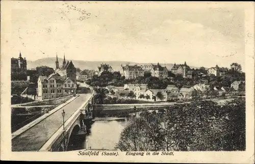 Ak Saalfeld an der Saale Thüringen, Eingang in die Stadt, Brücke