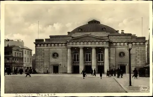 Ak Gdańsk Danzig, Stadttheater, Passanten