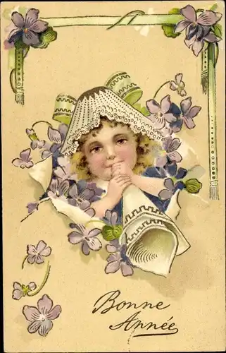 Präge Ak Glückwunsch Neujahr, Mädchen, Trompete aus Papier, Blumen