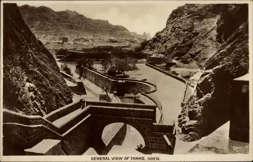 Ak Aden Jemen, Gesamtansicht der Panzer