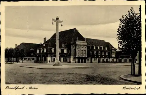 Ak Frankfurt an der Oder, Bahnhof, Vorplatz