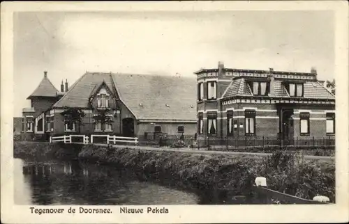 Ak Nieuwe Pekela Groningen, Tegenover de Doorsnee