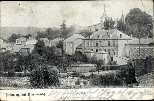 Ak Pierrepont Meurthe et Moselle, Ortsansicht, Kirchturm