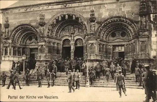 Ak Vouziers Ardennes, Kirche, deutsche Soldaten