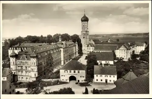 Ak Ursberg in Schwaben, Totalansicht, Kirche