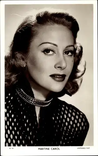 Ak Schauspielerin Martine Carol, Portrait, Halskette