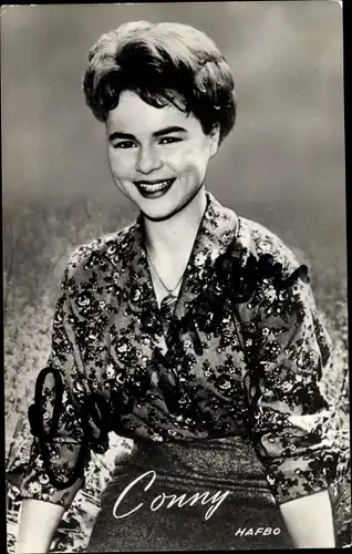 Ak Sängerin und Schauspielerin Conny, Cornelia Froboess, Portrait, Autogramm