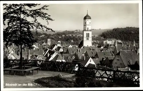 Ak Biberach an der Riß in Oberschwaben, Blick über die Dächer, Weißer Turm