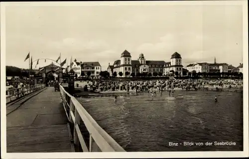 Ak Binz Rügen, Blick von der Seebrücke zum Ufer, Hotels