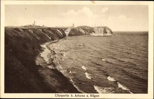 Ak Arkona Putgarten auf Rügen, Uferpartie mit Felsen, Leuchtturm