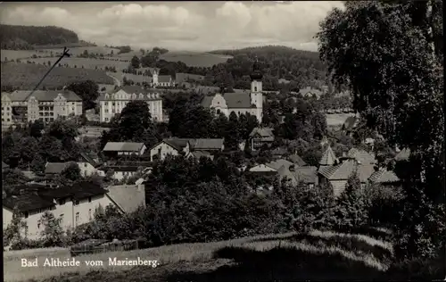 Ak Polanica Zdrój Bad Altheide Schlesien, Kirche und Wohnhäuser der Stadt vom Marienberg