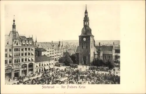 Ak Stortorvet Oslo Norwegen, Vor Frelsers Kirke, Markt vor der Kirche