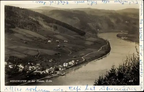 Ak Wesenufer an der Donau in Oberösterreich, Luftbild vom Ort mit Umgebung
