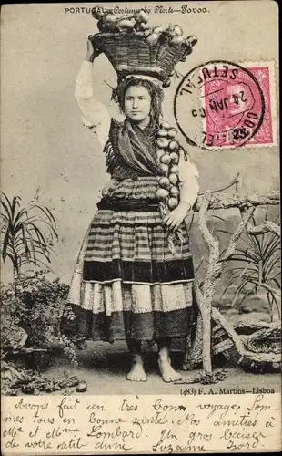 Ak Póvoa de Varzim Portugal, Straßenverkäuferin in Tracht, Zwiebelkorb