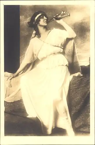 Ak Gemaltes Portrait einer Frau in weißem Kleid
