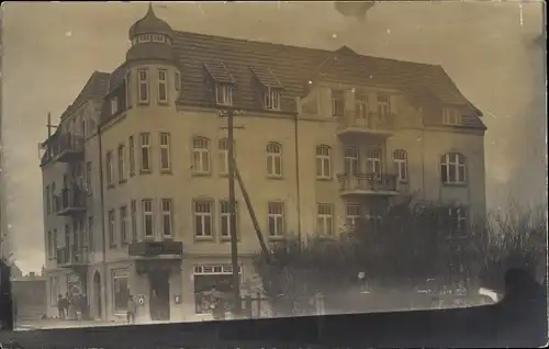 Foto Ak Westerland auf Sylt, Haus an der Kreuzung, Hermannstraße, Geschäft