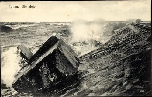 Ak Liepaja Libau Lettland, Die Mole, stürmische See