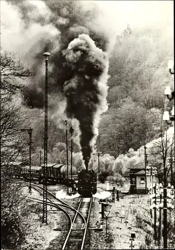 Ak Deutsche Eisenbahn, Dampflokomotive 50 1304, Nahgüterzug, Ausfahrt aus Elsterberg, 1971