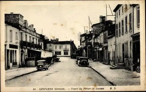 Ak Lesparre Gironde, Cours du Perier de Larsan, Straßenpartie, Autos, Grand Cafe de Paris