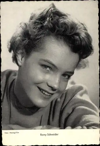 Ak Schauspielerin Romy Schneider, Portrait