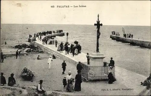 Ak Palavas les Flots Hérault, Les Jetées