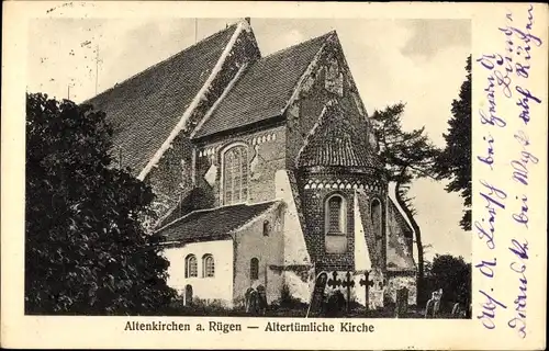 Ak Altenkirchen auf der Insel Rügen, Altertümliche Kirche mit Friedhof