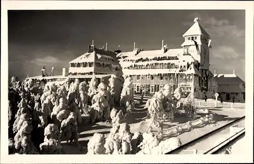 Ak Oberwiesenthal im Erzgebirge, Fichtelberghaus, Winter