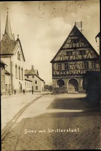 Foto Schifferstadt in der Pfalz, Fachwerkhaus, Straßenpartie