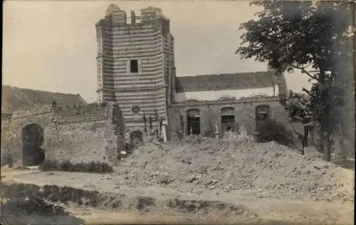 Foto Ak Ort unbekannt, zerstörte Kirche