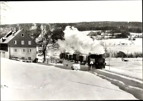 Ak Hammerunterwiesenthal Oberwiesenthal im Erzgebirge Sachsen, Schmalspurbahn, Dampflok, Winter