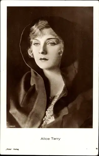Ak Schauspielerin Alice Terry, Portrait, Umhang