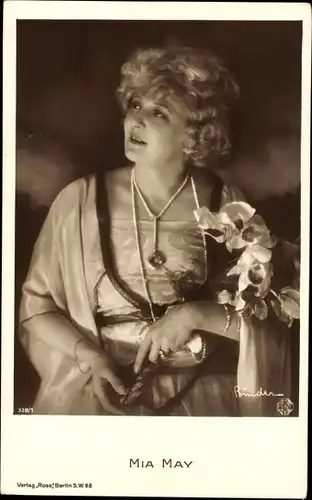 Ak Schauspielerin Mia May, Portrait