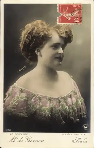 Ak Schauspielerin M de Gernon, Portrait La Coiffure