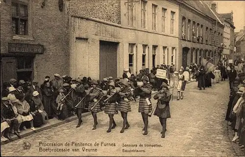 Ak Furnes Westflandern, Bußprozession, Trompetenbläser