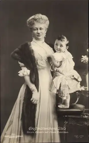 Ak Kaiserin Auguste Viktoria, Portrait mit Enkel Prinz Wilhelm, Liersch