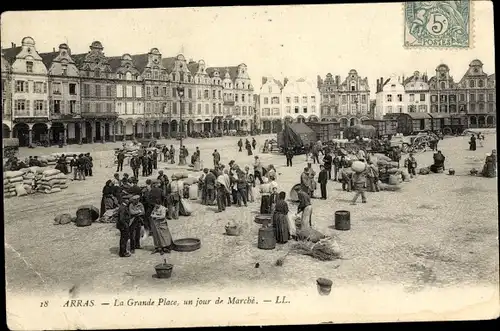 Ak Arras Pas de Calais, Grande Place an einem Markttag