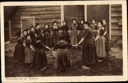 Ak Rondedans op de Veluwe, Volkstracht