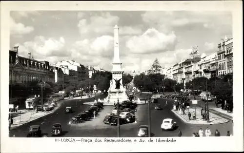 Ak Lisboa Lissabon Portugal, Praca dos Restauradores e Av. da Liberdade