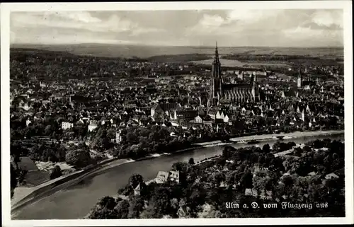 Ak Ulm an der Donau Baden Württemberg, Ortspanorama, Flugzeugaufnahme