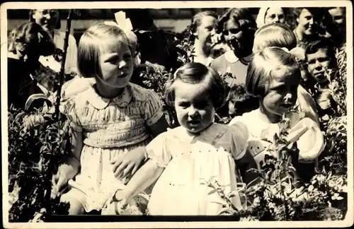 Ak Drei Prinzessinnen der Niederlande, Beatrix, Irene, Margriet, Soestdijk 1945